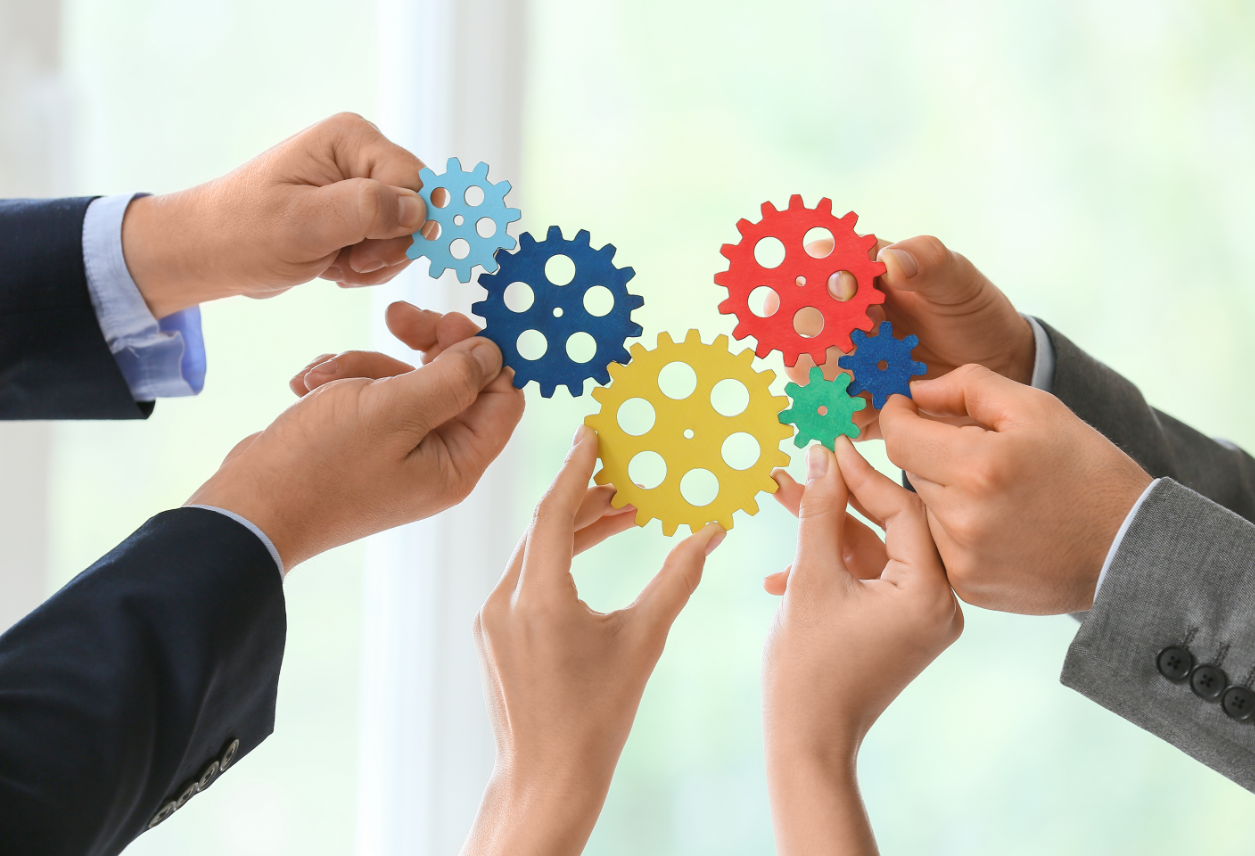 Jaki escape room będzie najlepszy na&nbsp;integrację firmową? Sprawdź, jak wybrać idealny escape room dla firm